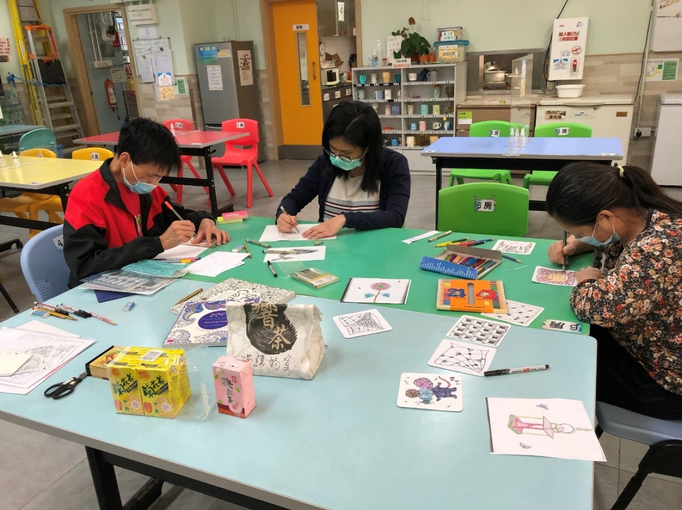 齊畫聖誕心意咭  Drawing Christmas card to the love one