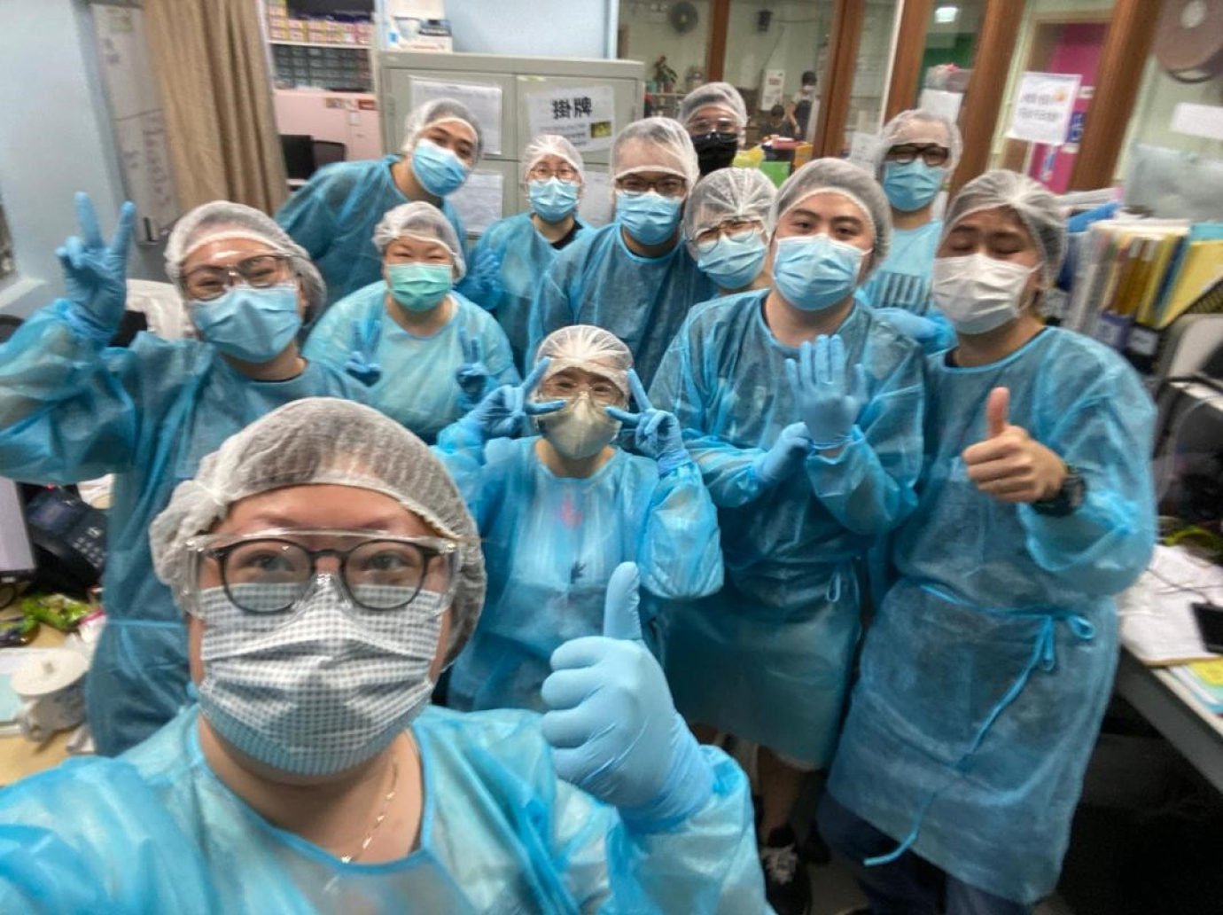 環翠全副保護裝抗疫部隊 WTH Staff ready for – “Stay Hostel Safe”